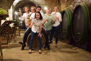 Kellerbesichtigung & Weinverkostung im über 300 Jahre alten Weinkeller von SCHLOSS SEGGAU