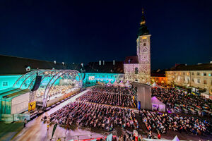 DOMPLATZ OPEN-AIR