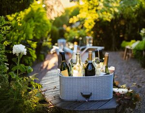 wine. garden. party.