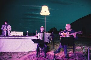 Songs about Places: Der Maykäfer