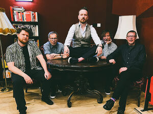 Handle with Care - Pop & Rock, echt & unplugged!