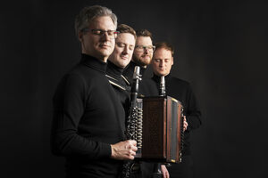 &Uuml;berschall � Faltenradio